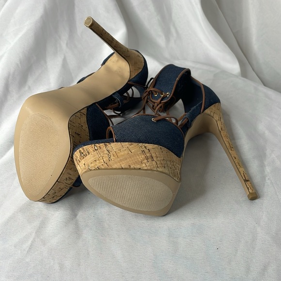 Steve Madden Navy and Tan Lace-Up Heels - Picture 10 of 10